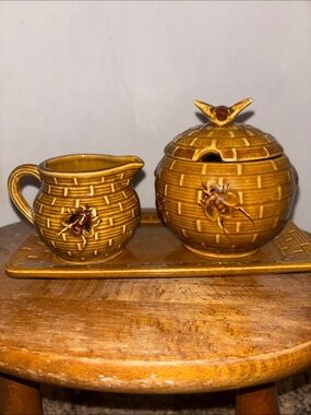 Vintage 4 pc. Ceramic Beehive Sugar and Creamer Set